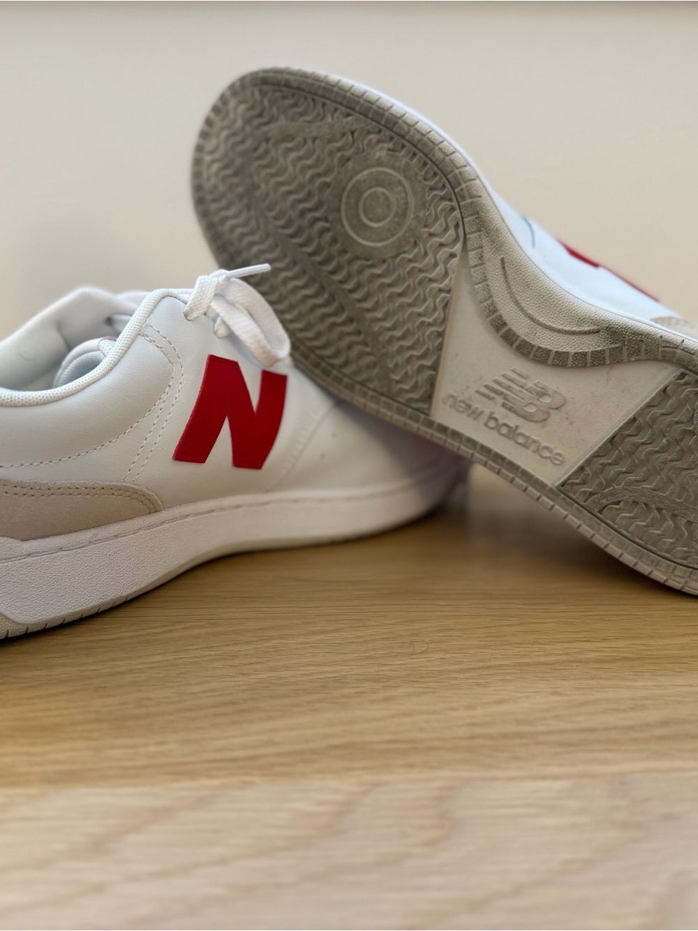 New Balance Men’s White Sneakers with Red 'N' Logo - Size US 11 - Picture 7 of 8